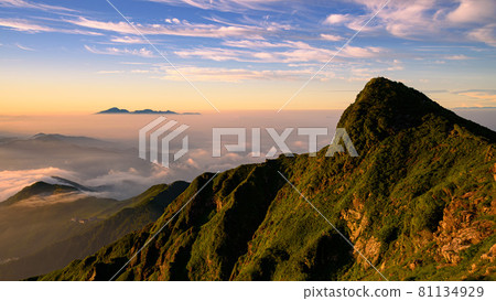 雲海和谷川山的日出和Tomanomimi 81134929