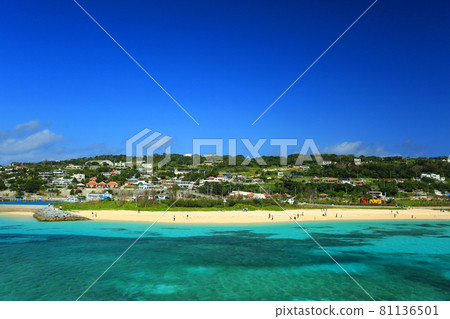 Scenery of Okinawa Kuriyoshijima 81136501
