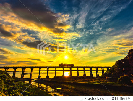 Sogo River bridge at dusk Sogo River bridge at dusk 81136639