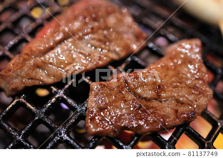Japanese black beef yakiniku (loin) 81137749