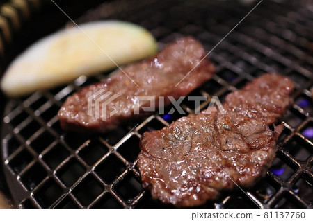 日本黑牛肉烤肉(里脊) 日本黑牛肉烤肉(里脊) 81137760