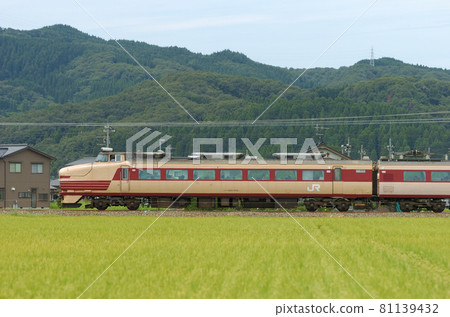 Hokuriku Main Line Isurugi-Fukuoka JR West 489 series H01 formation ① Kuha 489-502 (Kanazawa) mountain side 81139432