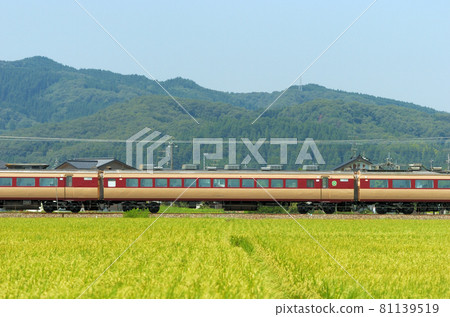 Hokuriku Main Line Isurugi-Fukuoka JR West 489 series H02 formation ④ Salo 489-27 (Kanazawa) mountain side 81139519