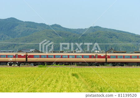 Hokuriku Main Line Isurugi-Fukuoka JR West 489 series H02 formation ② Moha 488-14 (Kanazawa) Mountain side 81139520