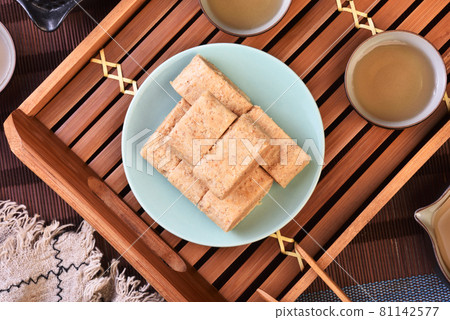 Gong tang / Peanut candy       Gong tang / Peanut candy       81142577