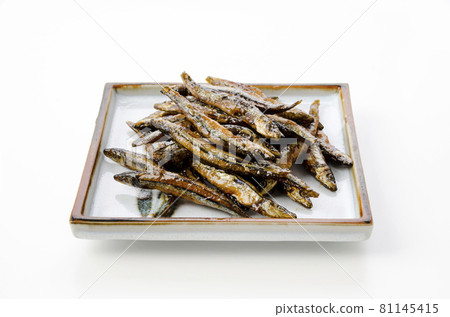 Deep-fried sweet and spicy silver-stripe round herring Deep-fried sweet and spicy silver-stripe round herring 81145415