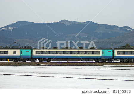 Hokuriku Main Line Isurugi-Fukuoka JR East 485 series R22 formation ③ Moha 485-3066 (Niigata) Mountain side 81145892