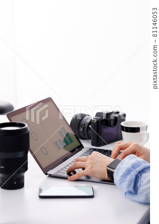 Photographer 81146053