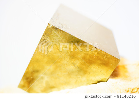 Pyrite rough crystal 81146210