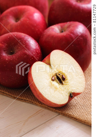 Image of apple 02 81147729