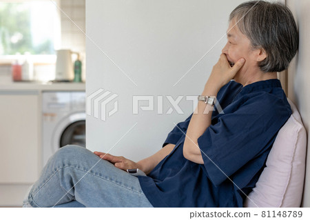 中年老年生活方式婦女 中年老年生活方式婦女 81148789