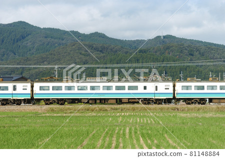 Hokuriku Main Line Isurugi-Fukuoka JR East 485 series T15 formation ④ Moha 484-1036 (Niigata) Mountain side 81148884