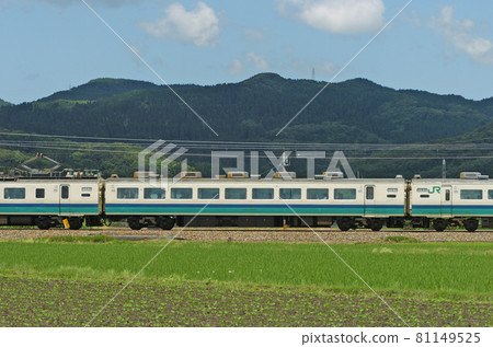 北陸本線五十鈴福岡JR東485系T16編隊⑤茂葉485-1020（新潟）山側 81149525