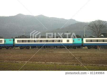 北陸本線五十鈴福岡JR東485系列R25編隊②茂葉484-3050(新潟)山側 北陸本線五十鈴福岡JR東485系列R25編隊②茂葉484-3050(新潟)山側 81149964