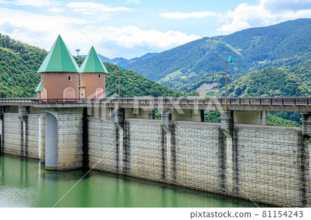 Narufuchi Dam in summer, Sasaguri Town, Fukuoka Prefecture Narufuchi Dam in summer, Sasaguri Town, Fukuoka Prefecture 81154243