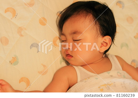 A child to take a nap A child to take a nap 81160239