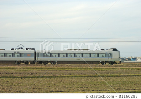 北陸本線 三河加賀笠間 JR 西 681 系列 W01 編隊 ⑥ 雲葉 681-507（金澤） 山邊 81160285