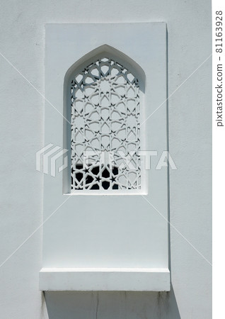 SEREMBAN, MALAYSIA -NOVEMBER 13, 2016: The Islamic geometry pattern decoration at Al Hussain Mosque at Seremban 2, Negeri Sembilan, Malaysia. 81163928