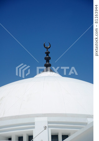 SEREMBAN, MALAYSIA -NOVEMBER 13, 2016: Architectural detail and decoration at Al Hussain Mosque at Seremban 2, Negeri Sembilan, Malaysia.   81163944