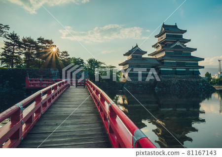 【夏日日出】國寶松本城和宇津橋 【夏日日出】國寶松本城和宇津橋 81167143