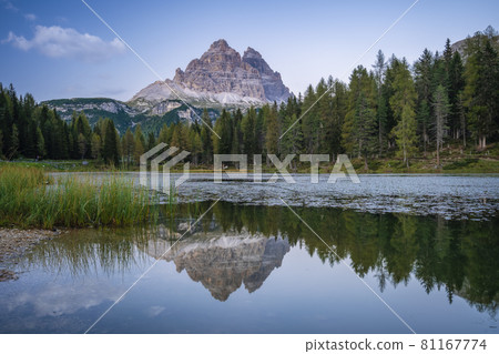 Lago Antorno Lake,Tre Cime di Lavaredo mountain in background, Dolomites, Italy 81167774