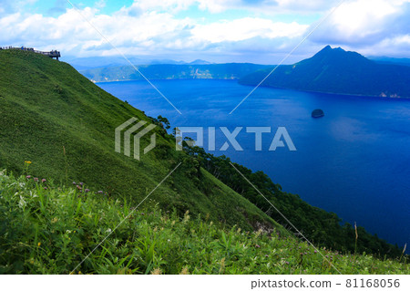 從第三展望台摩週湖眺望北海道摩週湖的夏天 81168056