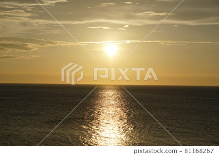 太陽射海的光路日落版 太陽射海的光路日落版 81168267