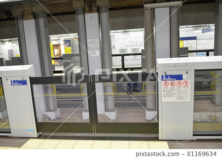東京地鐵日比谷線虎之門Hills站月台 東京地鐵日比谷線虎之門Hills站月台 81169634