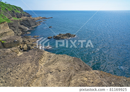 [Yase Cliff] Sasanami, Shika-cho, Hakui-gun, Ishikawa Prefecture 81169925