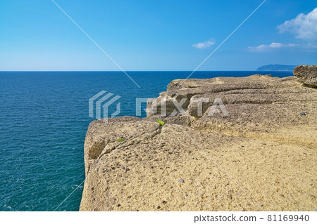 [Yase Cliff] Sasanami, Shika-cho, Hakui-gun, Ishikawa Prefecture 81169940