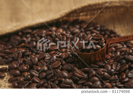 Coffee beans  81174098