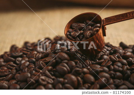 Coffee beans  81174100