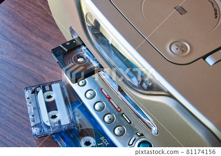 Radio cassette and cassette tape Radio cassette and cassette tape 81174156