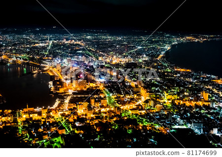 Night view of Hakodate, Hokkaido (from Hakodateyama summit observatory) 81174699