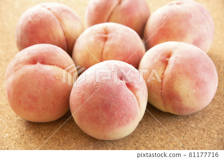 日本時令桃 81177716