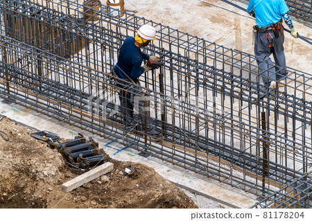 Reinforcing bar construction underground beam Reinforcing bar binding machine Reinforcing bar construction underground beam Reinforcing bar binding machine 81178204