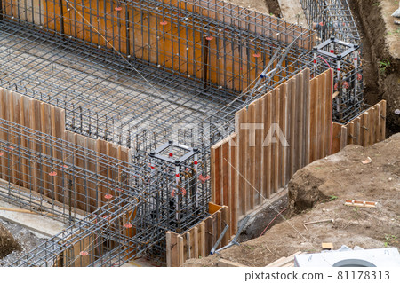 Foundation work pillars underground beams formwork wooden 81178313