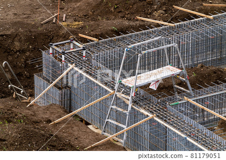 模板壓實狀態 板條模板在混凝土澆築前驅動模板 模板壓實狀態 板條模板在混凝土澆築前驅動模板 81179051