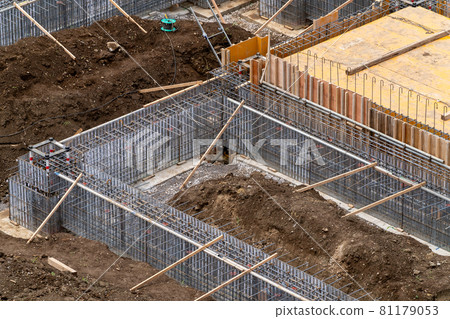 Formwork compaction status Lath formwork driving formwork before concrete placement Formwork compaction status Lath formwork driving formwork before concrete placement 81179053