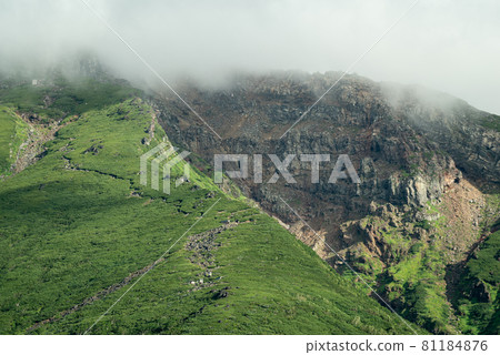 Otaki mountain trail where clouds spring 81184876