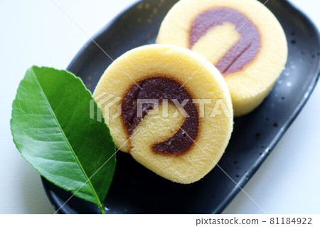 Japanese sweets fluffy tart when relaxing 81184922