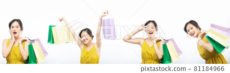 Woman shopping 81184966