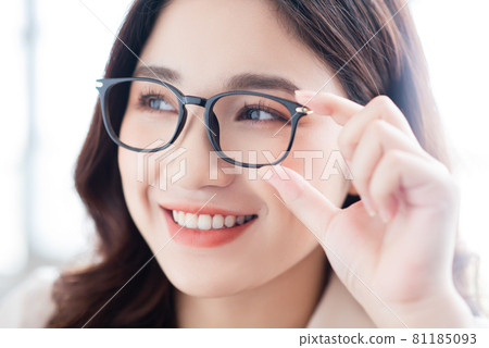 Asian businesswoman 81185093