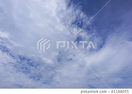 藍藍的天空,在晴朗的一天 藍藍的天空,在晴朗的一天 81188055