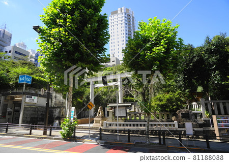 August 486 Nogizaka Station, Minato-ku and Nogi Shrine Torii 81188088