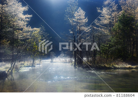 Kamikochi in early winter Tashiro Pond Kamikochi in early winter Tashiro Pond 81188604
