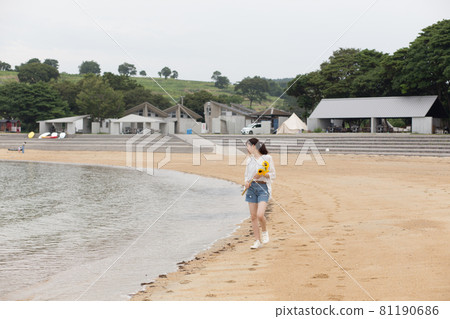Morning beach walk at the campsite 81190686