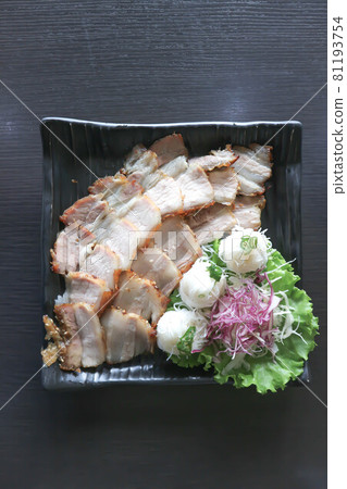 pork ,Banh Hoi or grilled pork with noodles 81193754