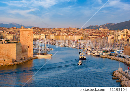 Yachts coming to Marseille Old Port on sunset. Marseille, France Yachts coming to Marseille Old Port on sunset. Marseille, France 81195104