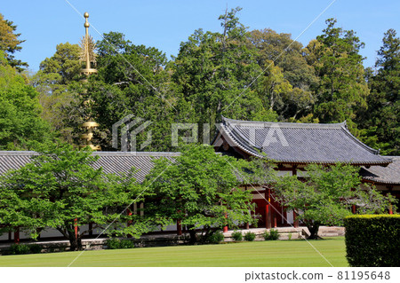 Exhibited as the Furukawa Pavilion at the Japan World Exposition, where you can see the seven-storied pagoda from the Great Buddha Hall at Todaiji Temple. 81195648